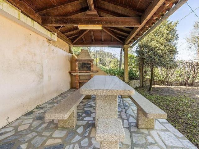 Casa venda em Fonte do Milho, Póvoa De Lanhoso