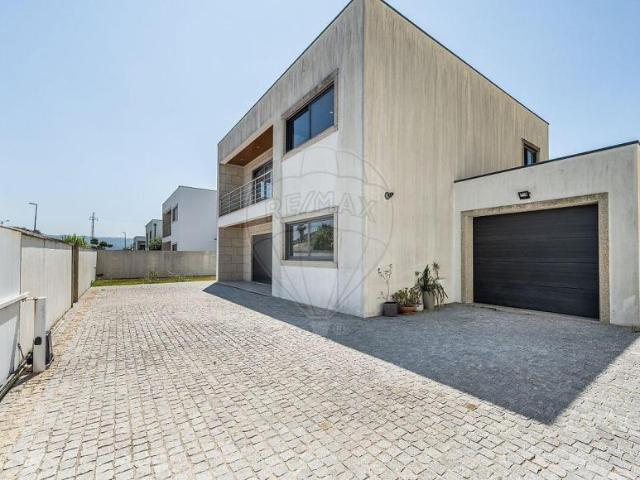 Casa venda em Póvoa De Lanhoso, Braga