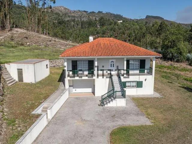 Casa venda em Travassos, Póvoa de Lanhoso