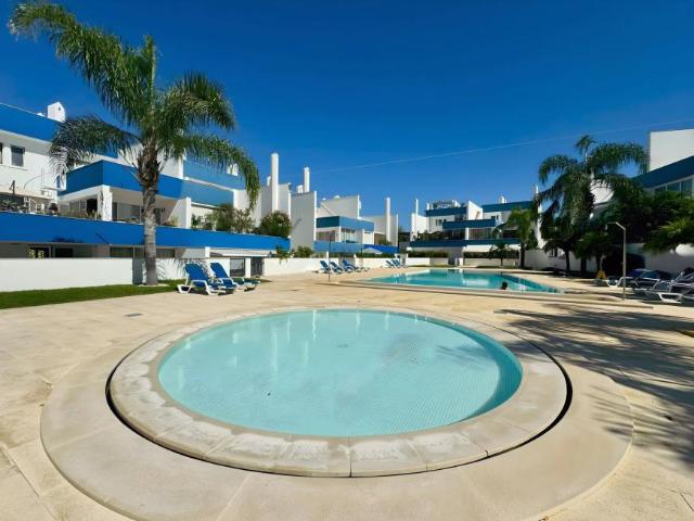 Apartamento alugar em Quarteira, Loulé