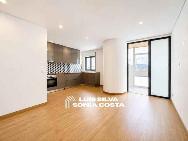 Apartamento venda em Travessas, São João Da Madeira