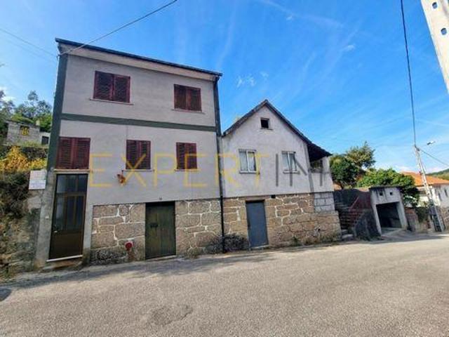 Casa venda em Couto Do Mosteiro, Viseu
