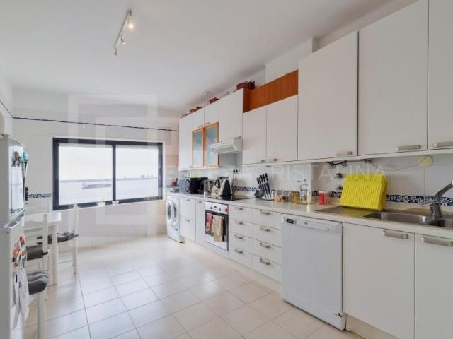 Apartamento alugar em Setúbal