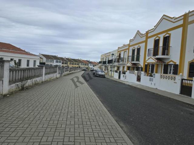 Casa alugar em Bairro 1º de Maio, Sines