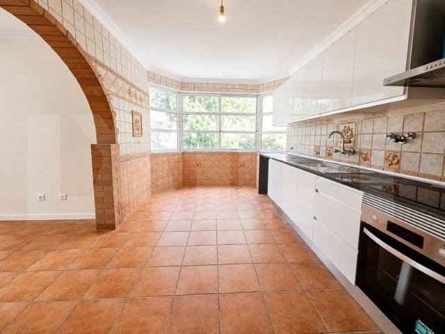 Apartamento venda em Tapada das Mercês, Sintra