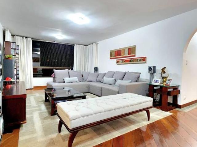 Apartamento venda em Região Geográfica Imediata do Distrito Federal, Região Integrada de Desenvolvimento do Distrito Federal e Entorno
