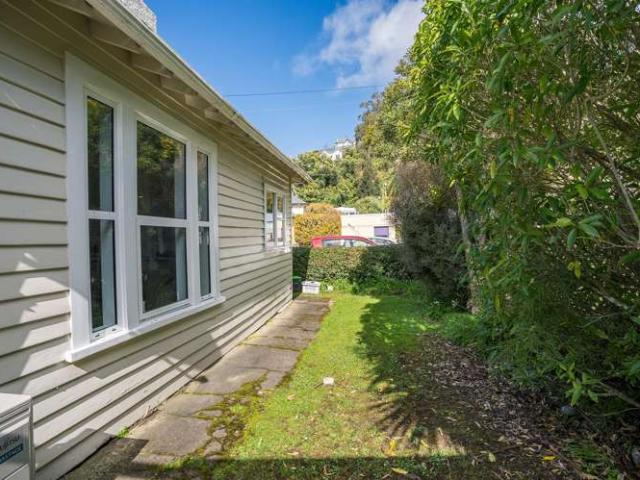 House for sale in Otakou