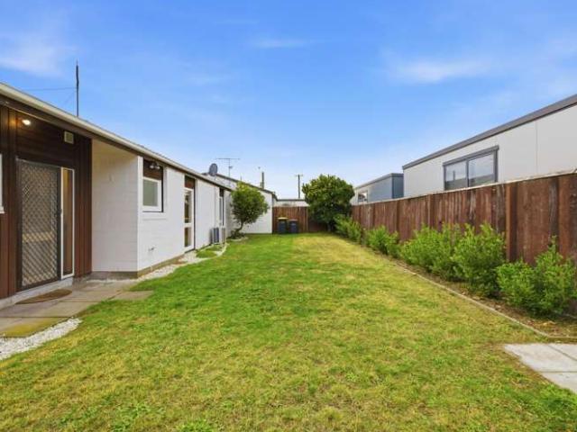 House for sale in Chaslands, Canterbury
