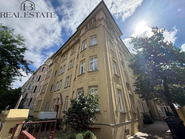 Dachgeschosswohnung mieten in Hasselbachplatzviertel, Magdeburg