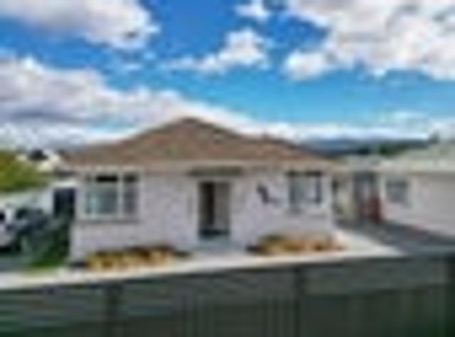 House for sale in Otakou