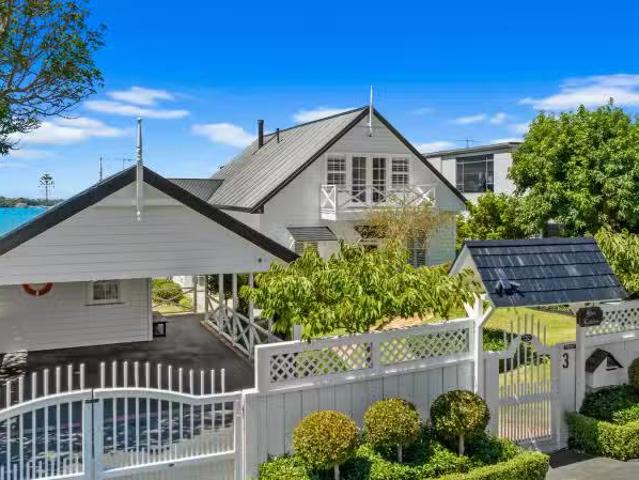 House for sale in Wairau Valley