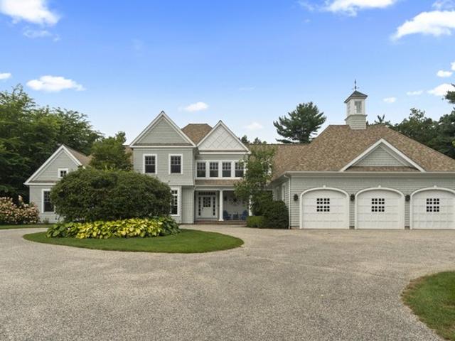 House for sale in Simsbury, Connecticut