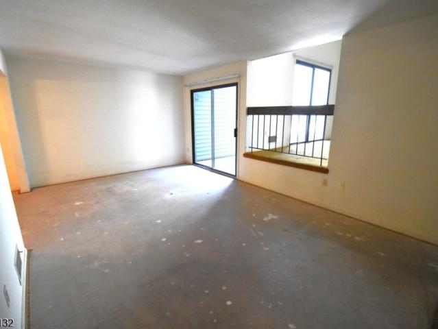 Townhouse for sale in Annandale, New Jersey