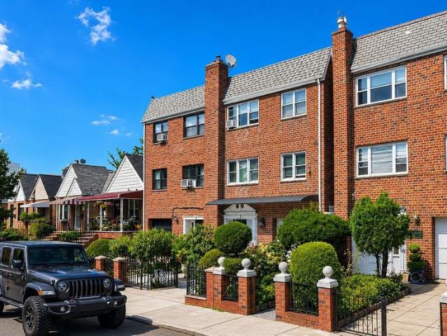 Detached House for rent in Queens, Arverne