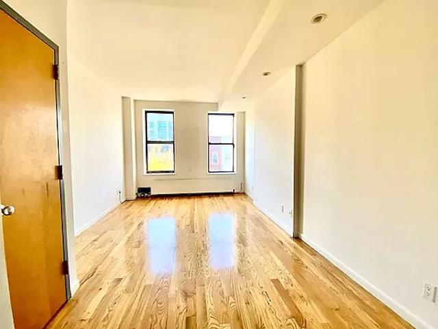 Apartment for rent in Arverne, New York