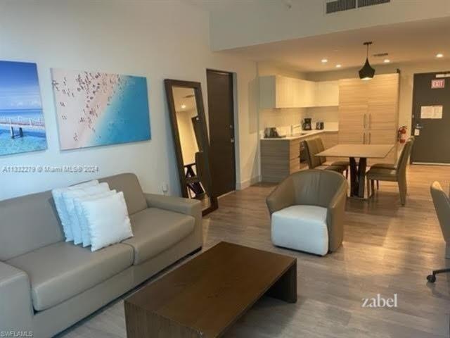 Apartment for sale in Hollywood Apartment for sale in Hollywood