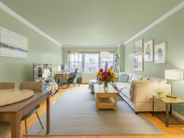 Apartment for sale in Arverne, New York