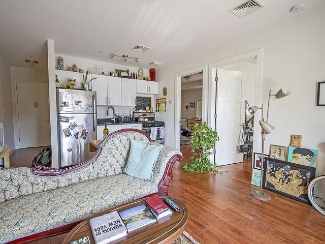 Townhouse for rent in Arverne, New York