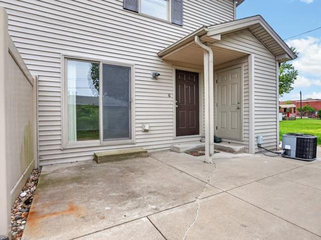 Townhouse for sale in Mclean, Illinois
