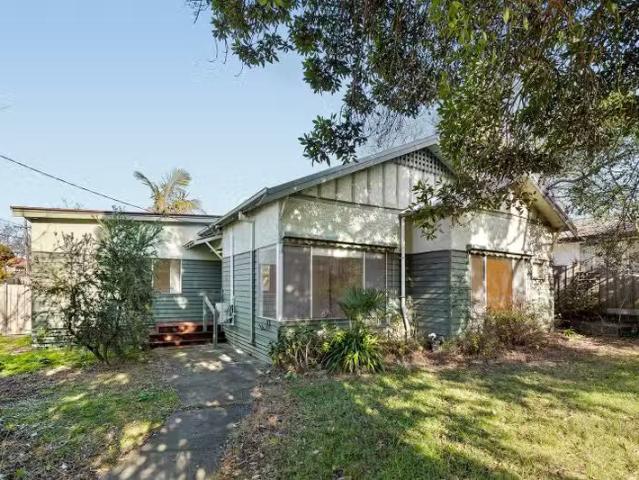 House for rent in Surrey Hills