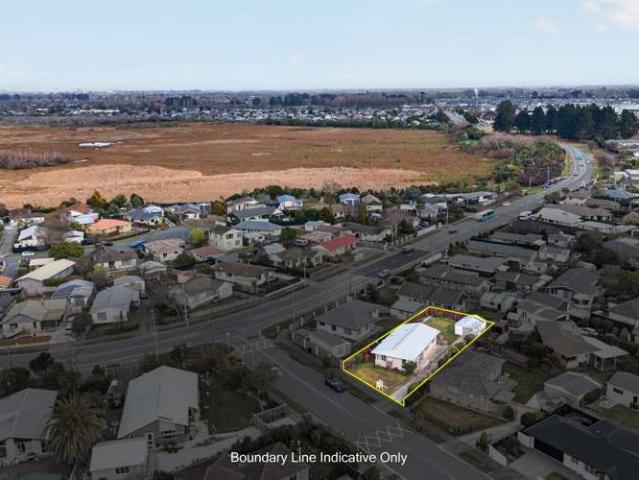 House for sale in Chaslands, Canterbury