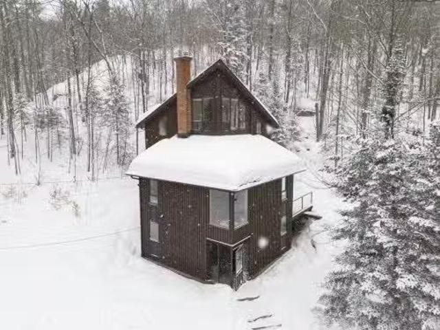 House for sale in Les Collines-de-l'outaouais, Quebec