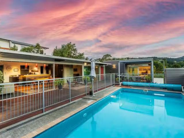 House for sale in Chaslands, Canterbury