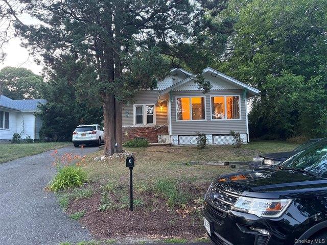 House for sale in Lake Ronkonkoma, Town of Brookhaven