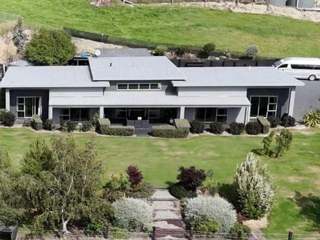 House for sale in Otakou