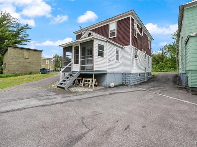 House for sale in Oneida, New York