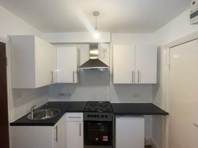 Studio for rent in Shepherd's Bush, Greater London