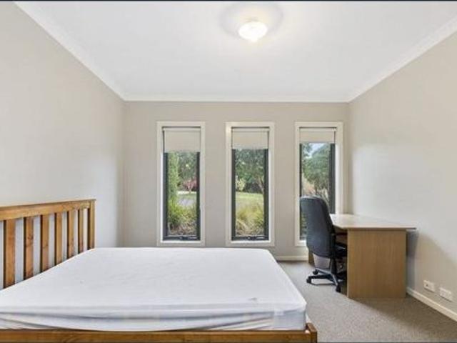 Room for rent in Geelong, Victoria
