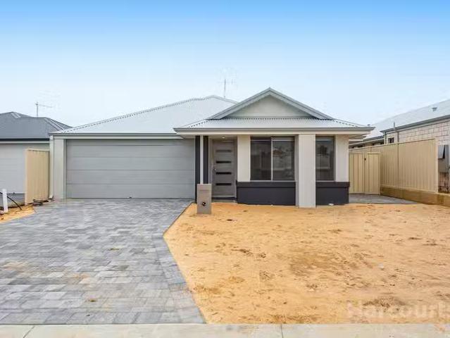 House for rent in Lakelands
