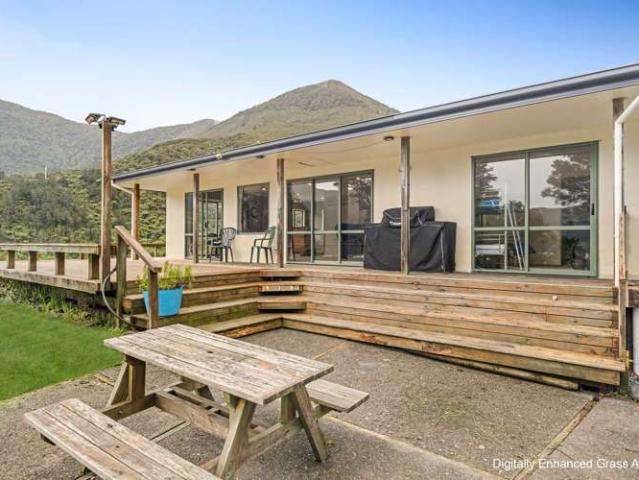 House for sale in Okiwi Bay, Marlborough