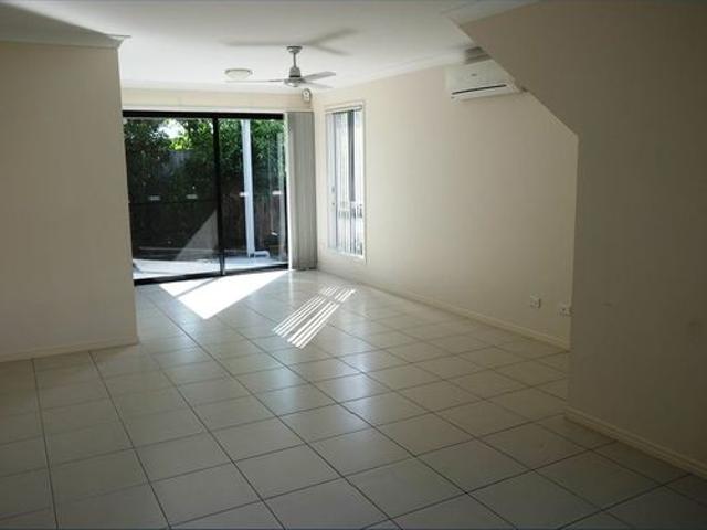 Townhouse for rent in Toombul, Queensland