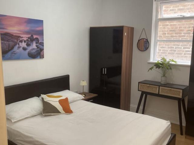Apartment for rent in Elm Park, Calderstones