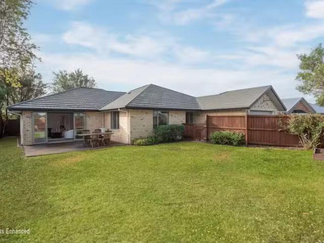 House for sale in Chaslands, Canterbury