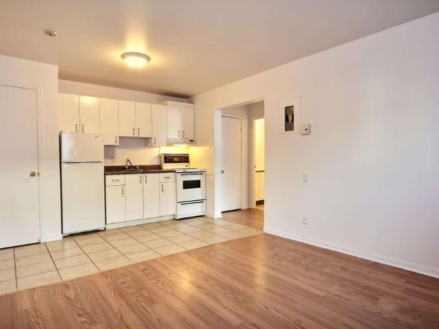Apartment for rent in Les Saules, Québec
