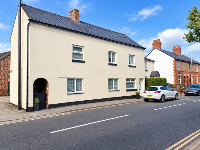 Apartment for rent in Park Hall, Shropshire