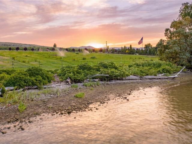 Land for sale in Pateros, Washington