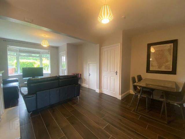 Apartment for rent in Balmoral, Northern Ireland