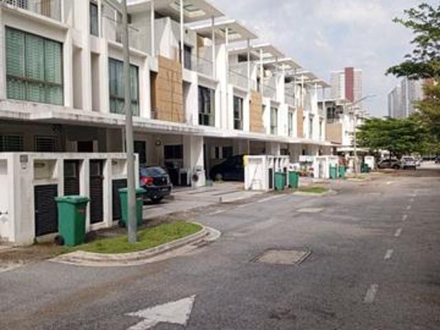 Terraced House for sale in Tanjong Sepat, Selangor