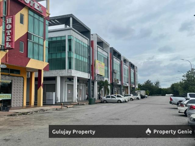 Shop for sale in Malaka