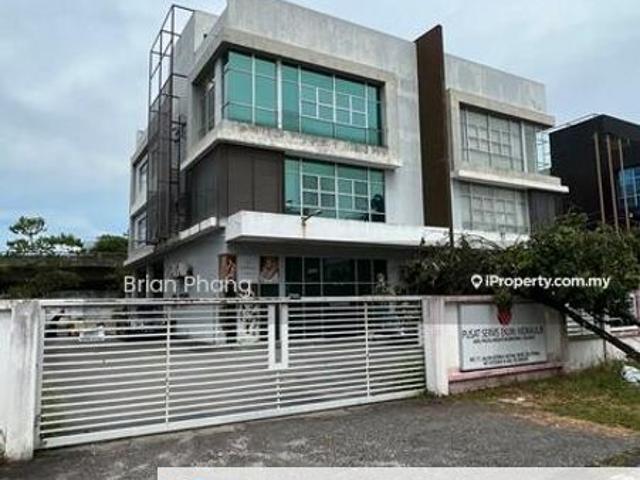 Warehouse for rent in Petaling, Alam Impian