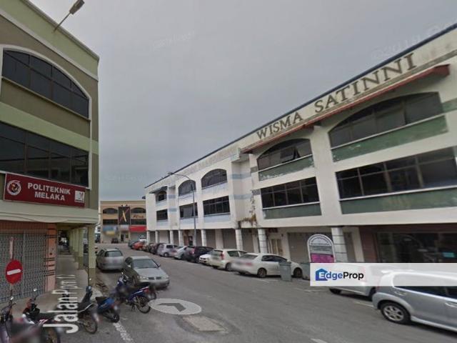 Shop for sale in Malaka