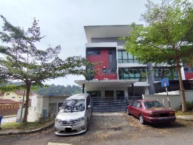 Residential House for sale in Kuala Selangor, Selangor