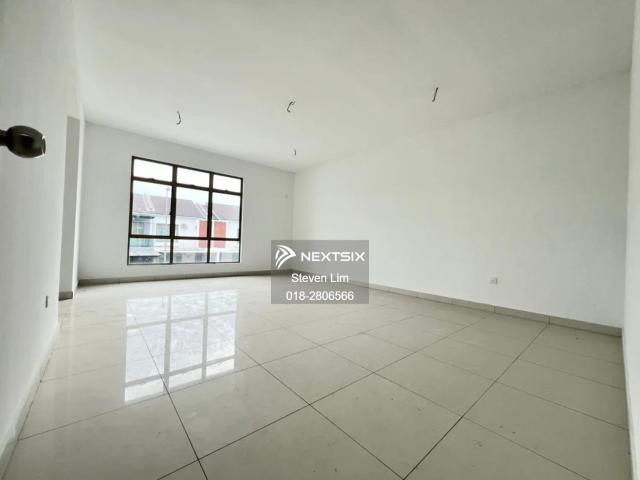 Residential House for sale in Langat, Selangor