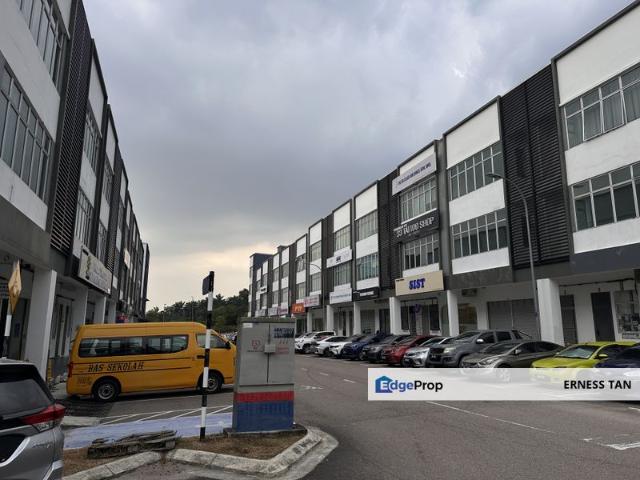 Shop for rent in Bukit Ledang, Johor