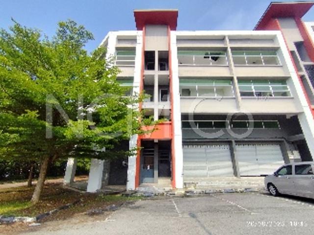 Property for sale in Perak, Selama