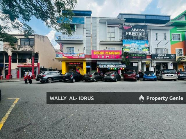 Shop for rent in Petaling, Alam Impian